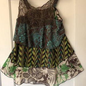 Honey Punch multi tiered pullover top. Embroidered. Size Medium.‎ Colorful. NWOT